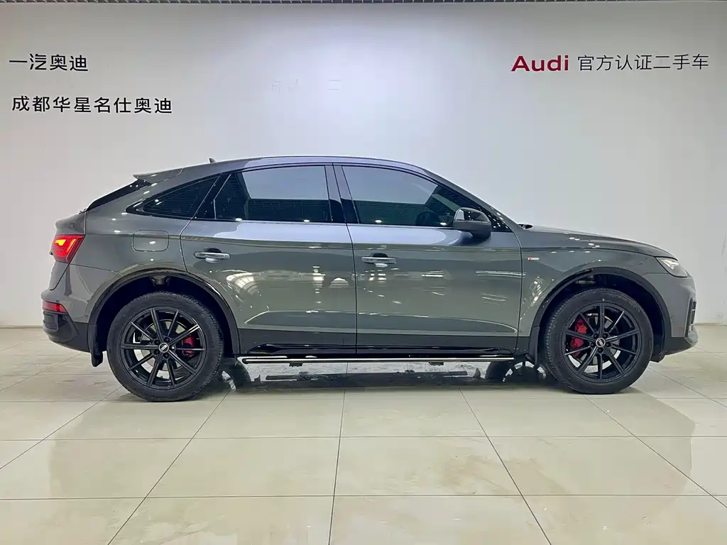 Audi Q5L Sportback 2025 — фото 2
