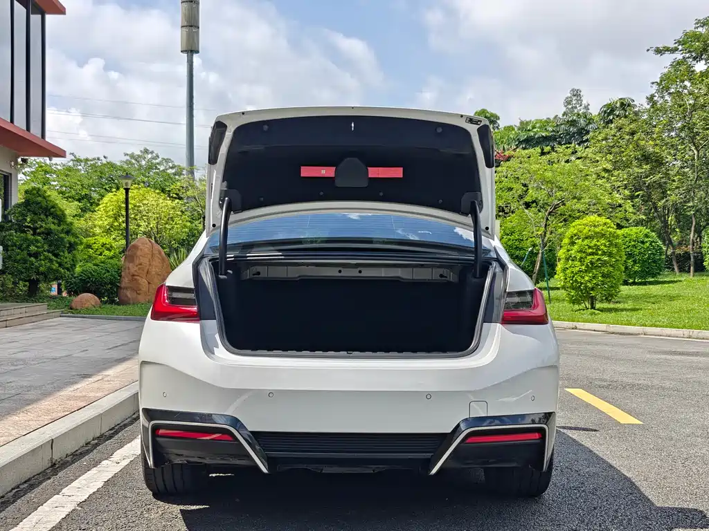 BMW i3 2024 — фото 16