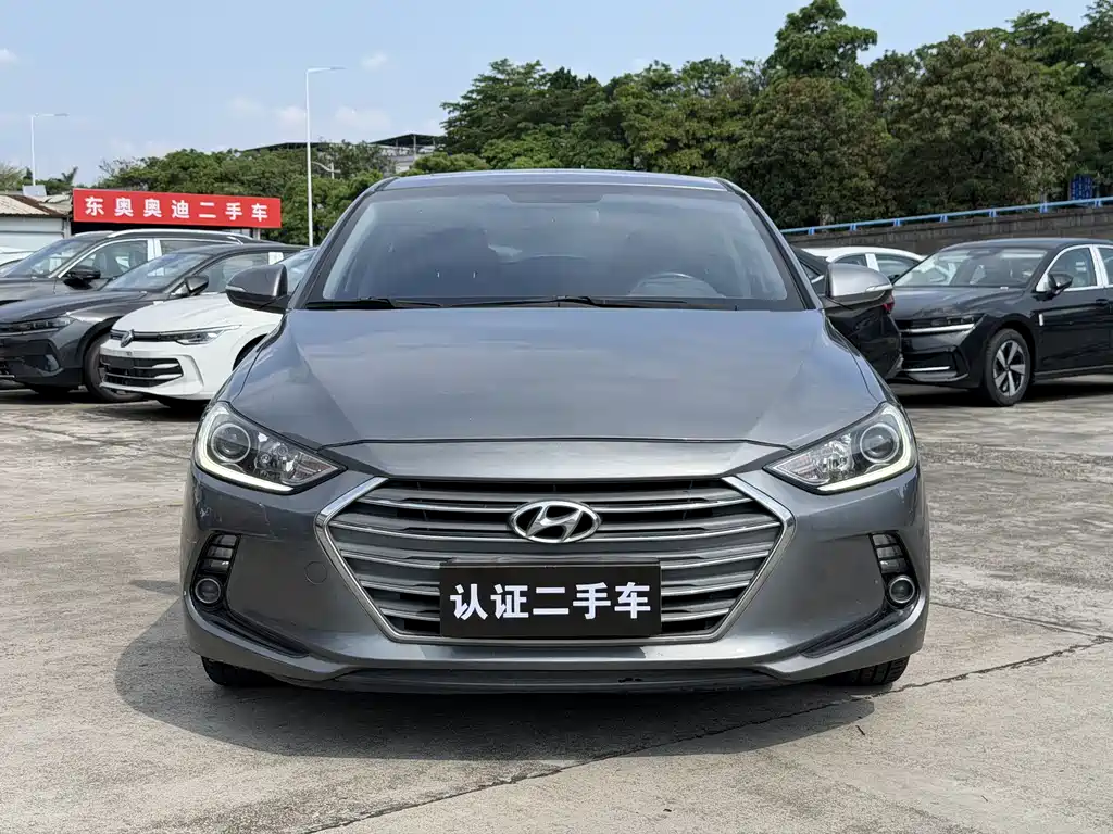 Hyundai Elantra 2018 — фото 2