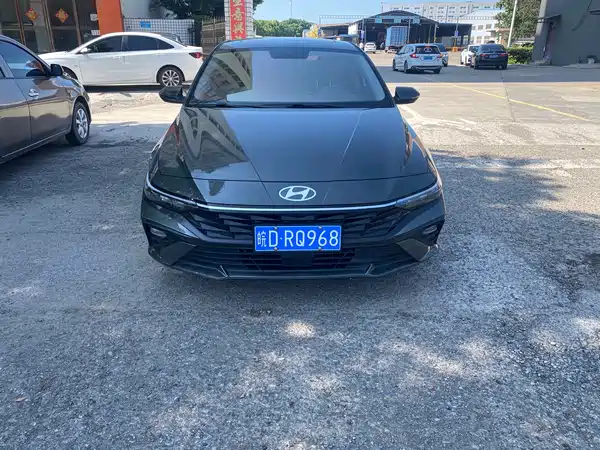 Hyundai Elantra 2023