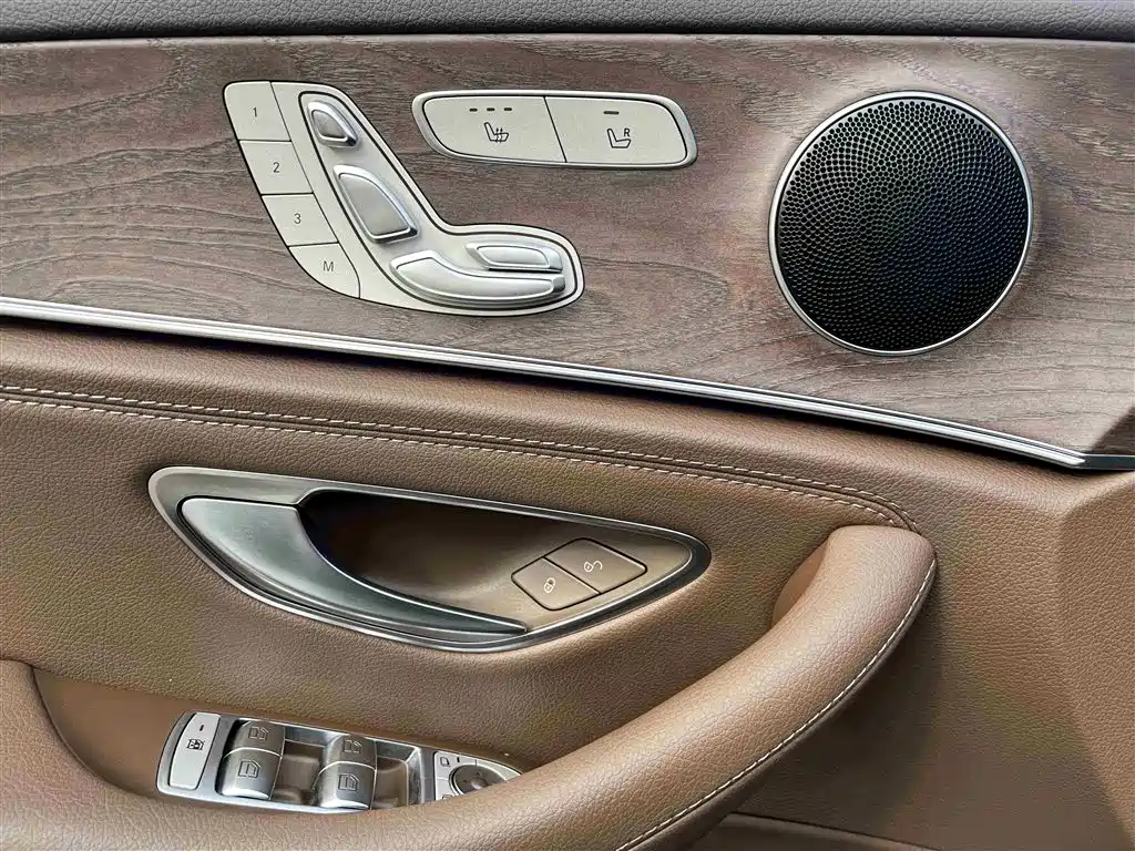 Mercedes-Benz E-Class 2022 — фото 21