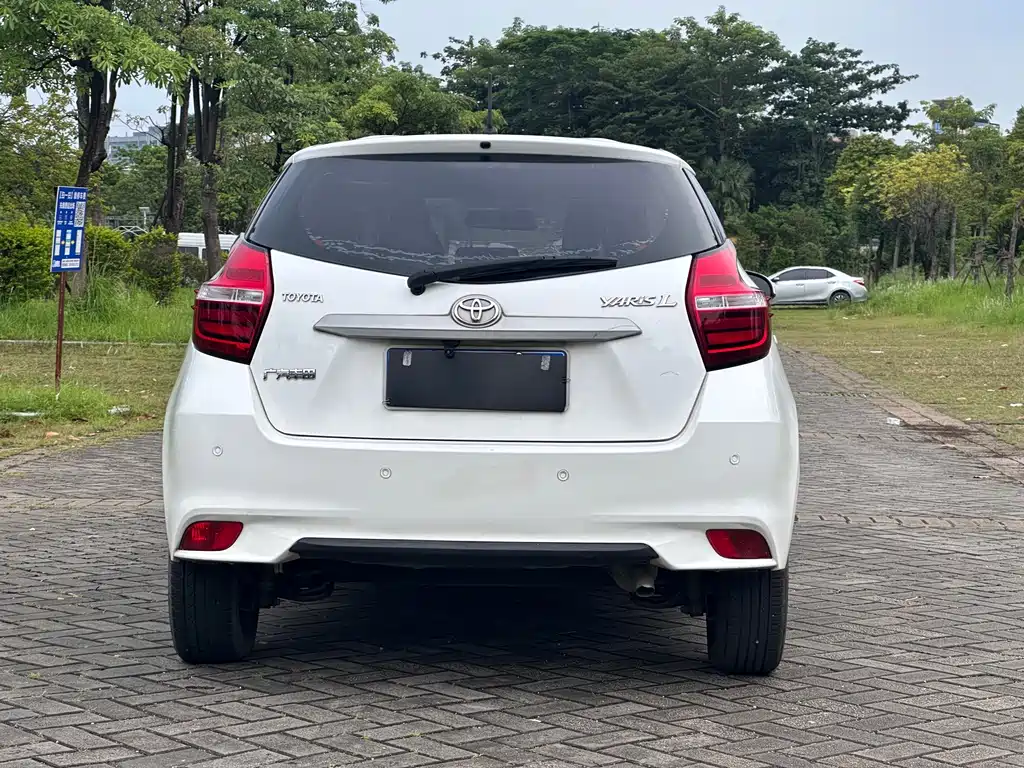 Toyota Yaris L 2018 — фото 5