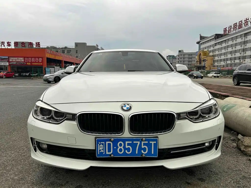BMW 3 Series 2015 — фото 1
