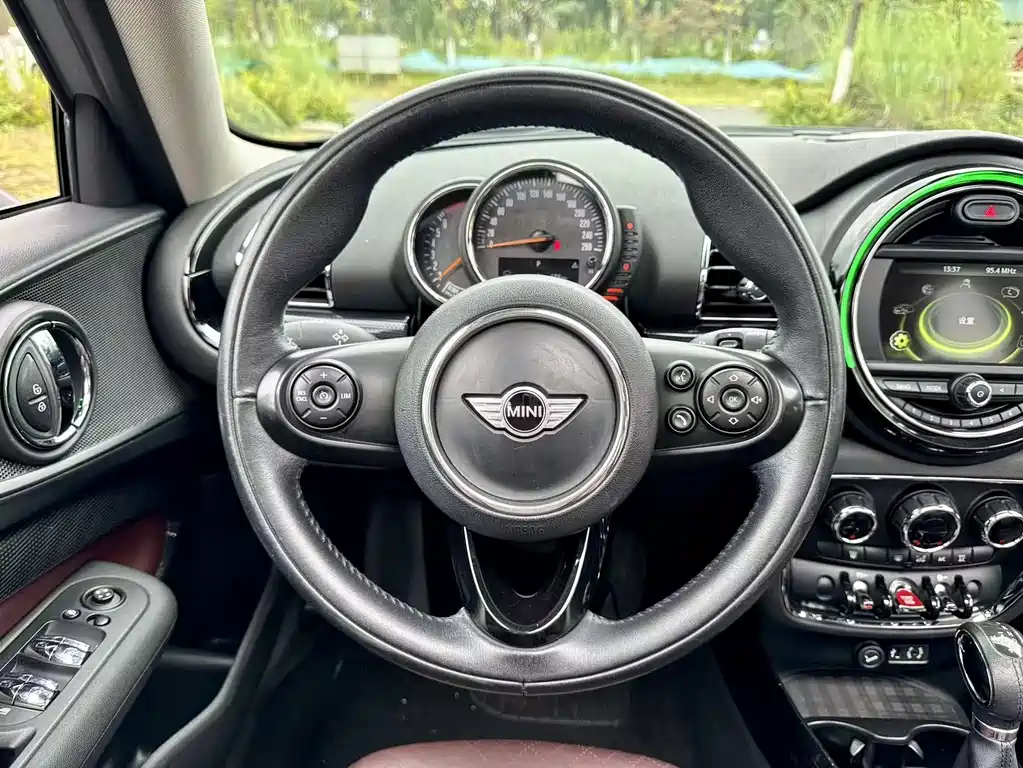 MINI Clubman 2018 — фото 12