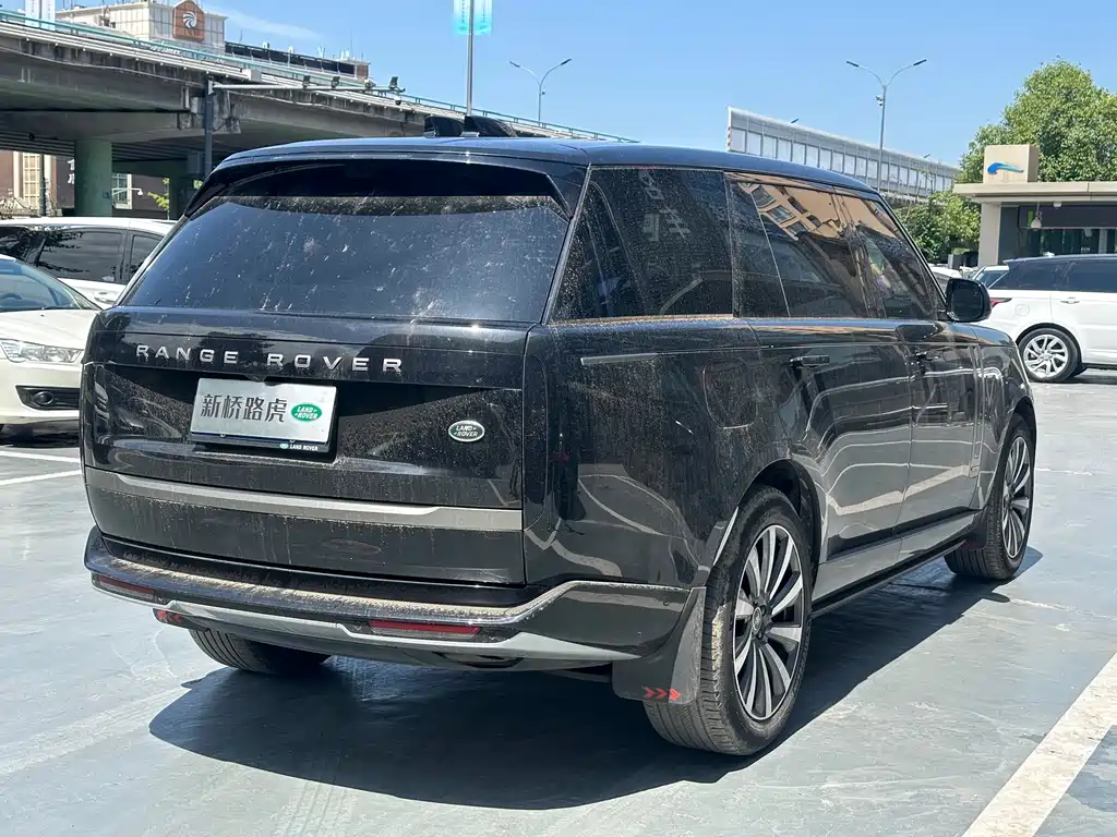Land Rover Range Rover 2023 — фото 17