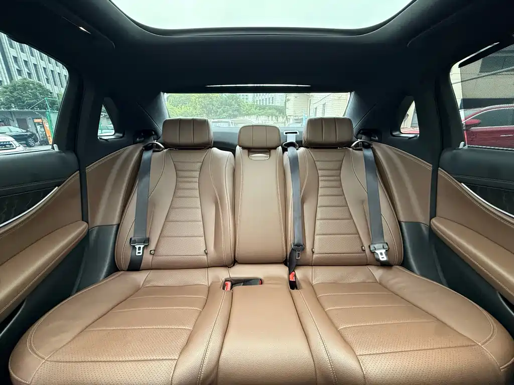 Mercedes-Benz E-Class 2022 — фото 15