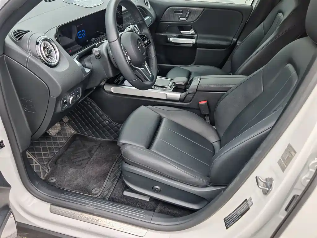 Mercedes-Benz EQB 2023