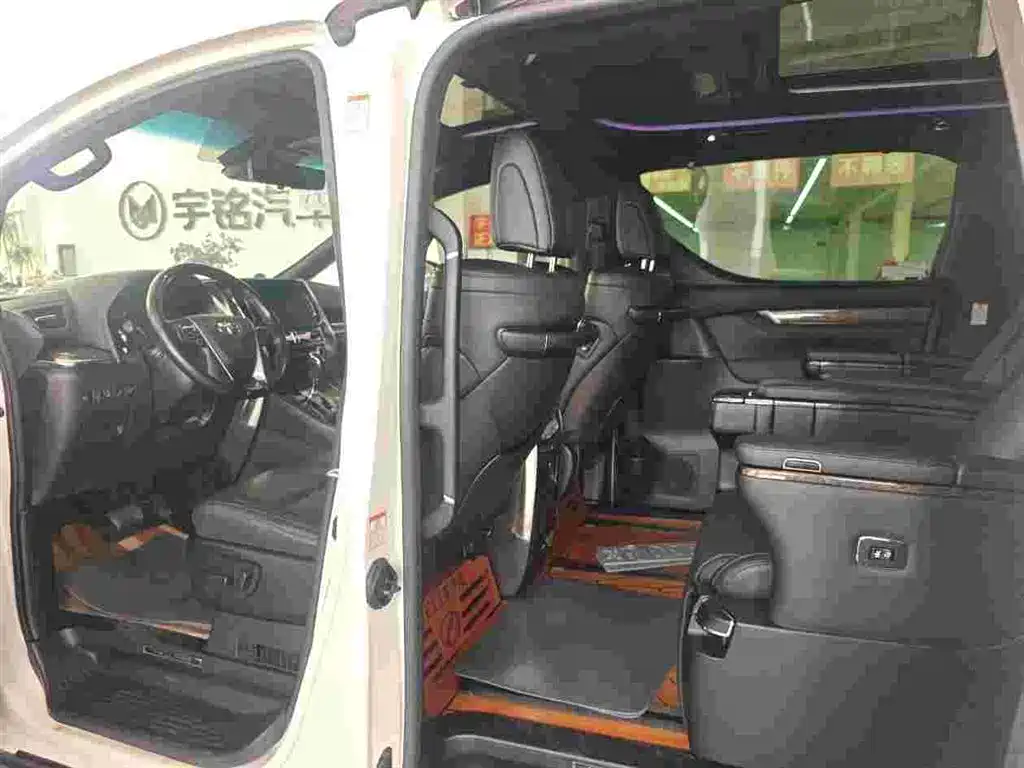 Toyota Vellfire 2020 — фото 7