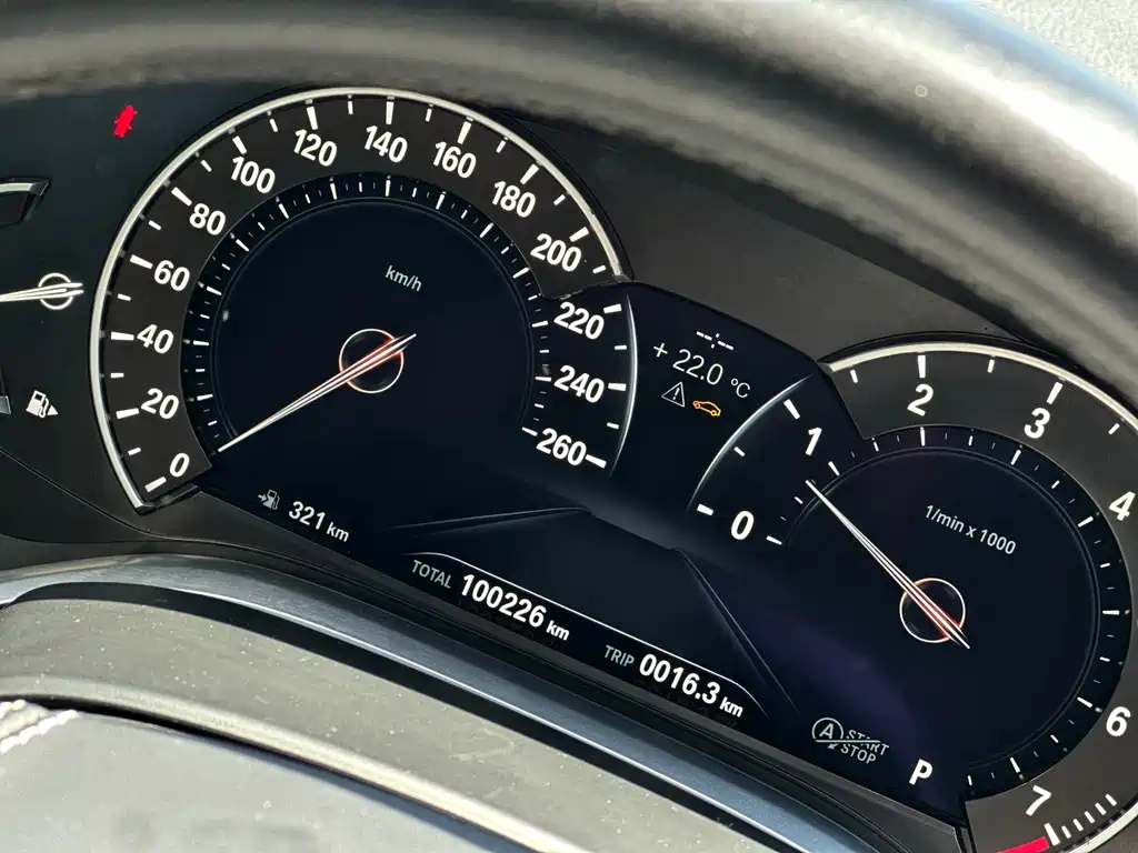 BMW 7 Series 2017 — фото 16