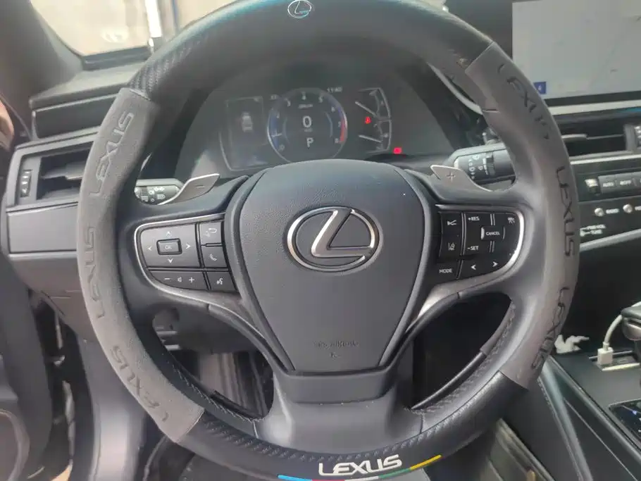Lexus ES 2023 — фото 15