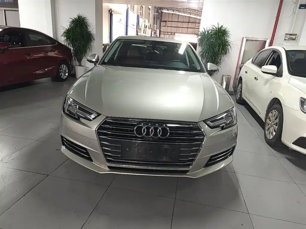 Audi A4L 2018 — фото 3