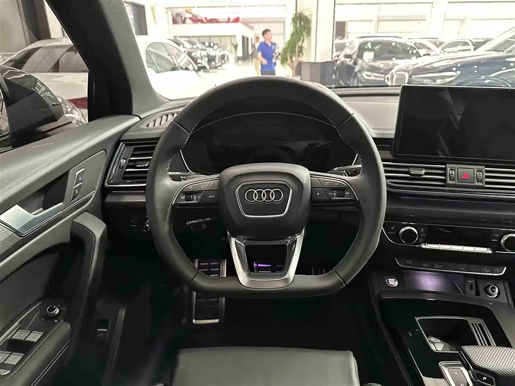 Audi Q5L 2024 — фото 13