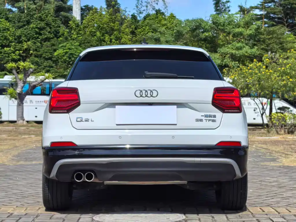 Audi Q2L 2021 — фото 11