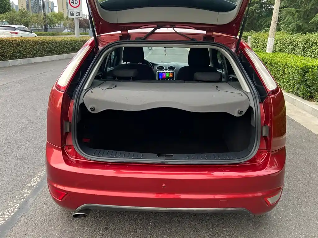 Ford Focus 2013 — фото 15