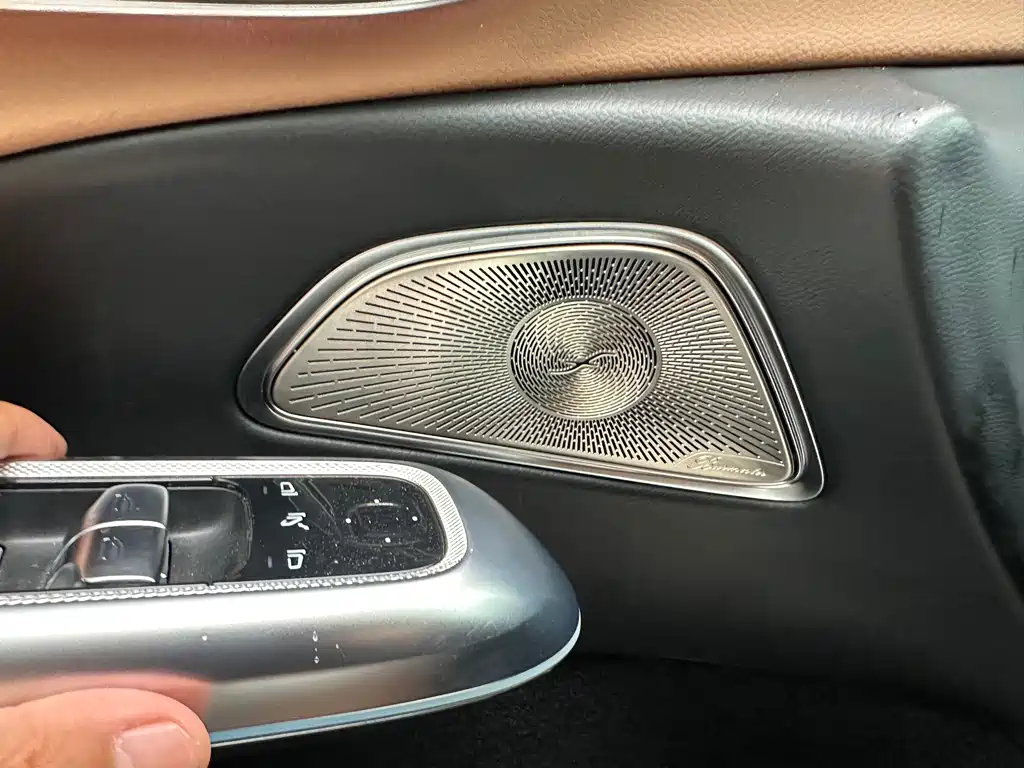 Mercedes-Benz E-Class 2025 — фото 13