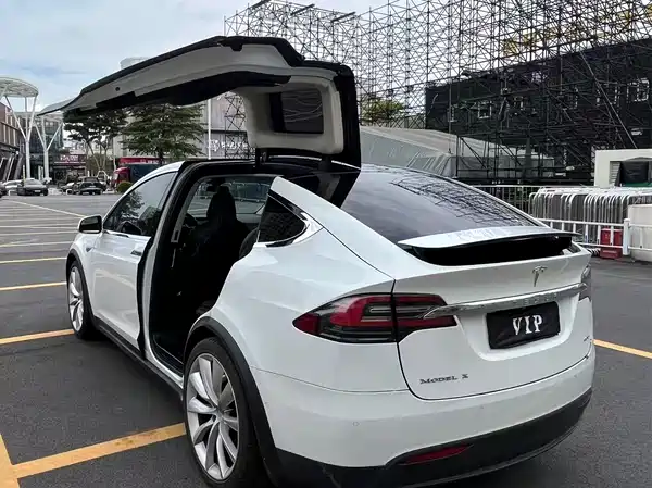 Tesla Model X 2017