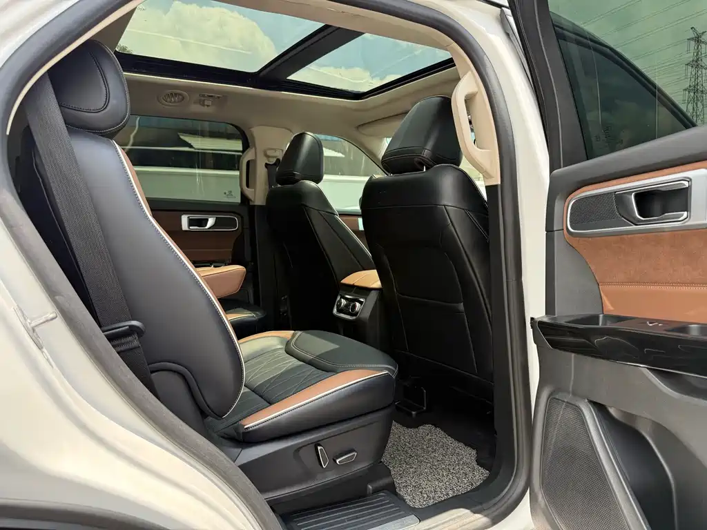 Ford Explorer 2023 — фото 15