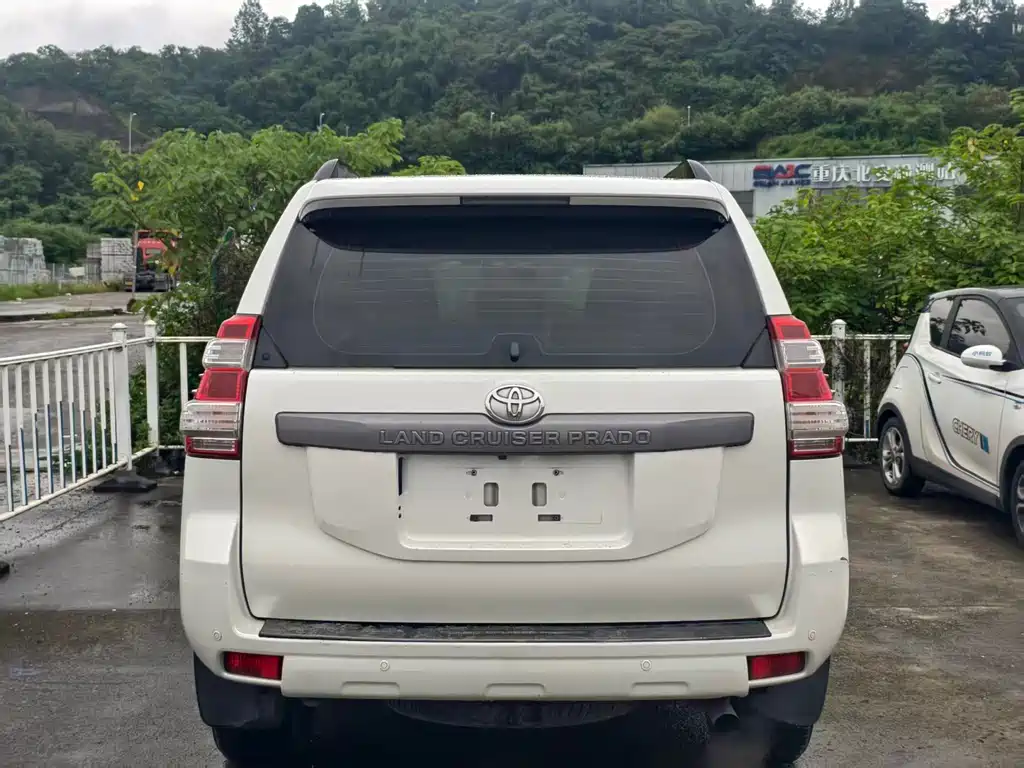 Toyota Prado 2017 — фото 11