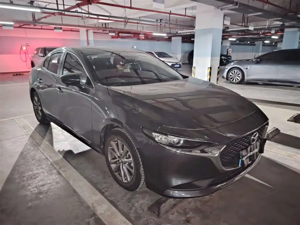 Mazda 3 Axela 2022 — фото 2