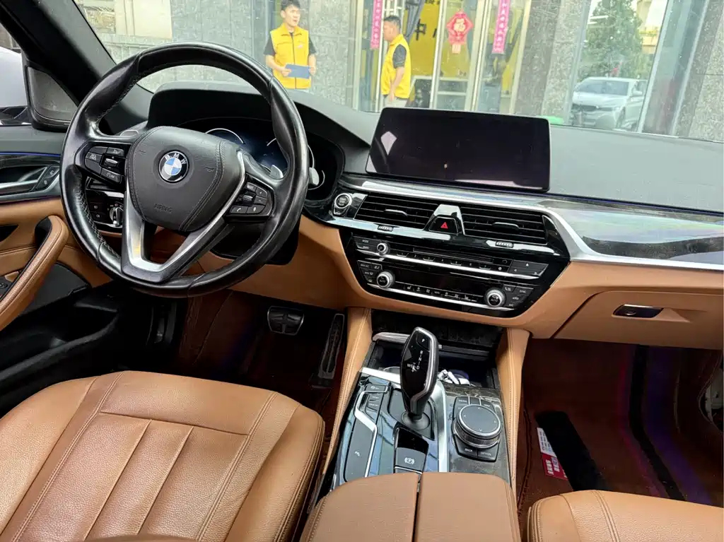 BMW 5 Series 2018 — фото 4