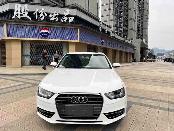 Audi A4L 2015