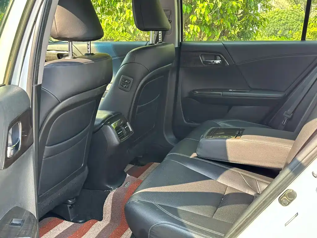 Honda Accord 2014 — фото 11