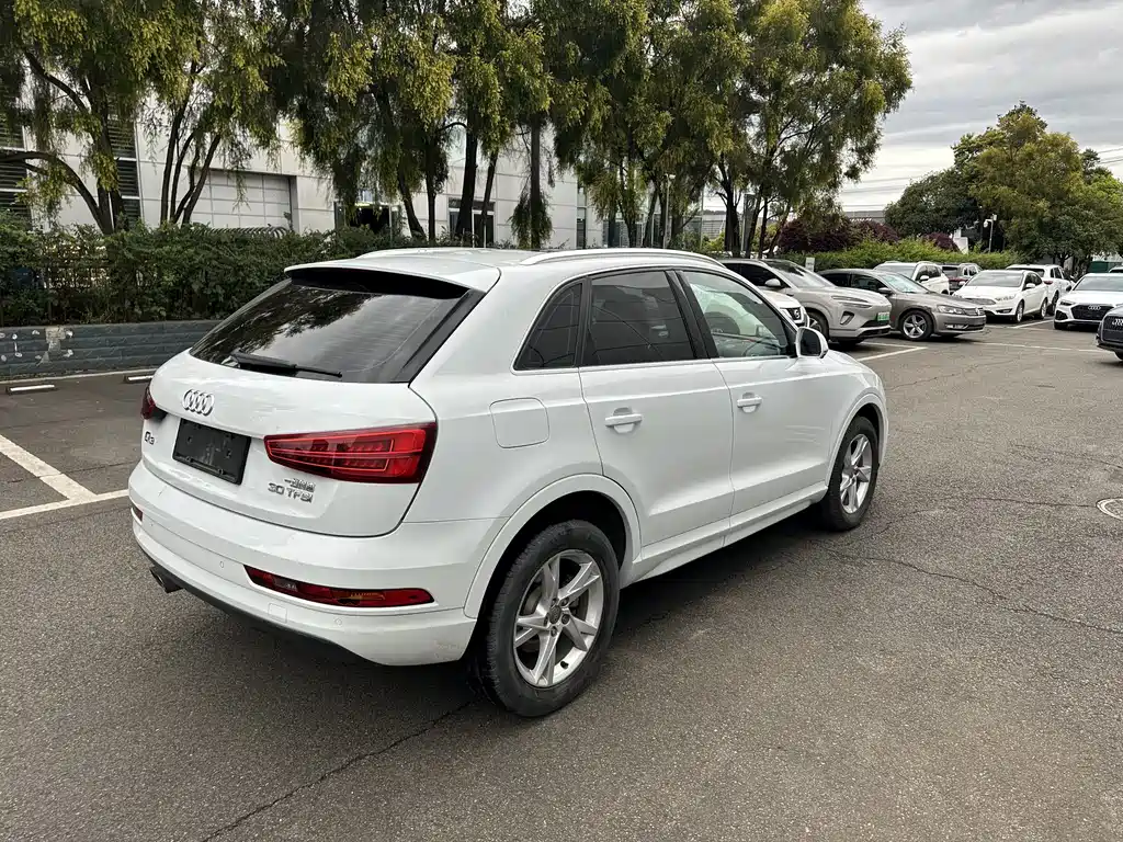 Audi Q3 2018 — фото 9