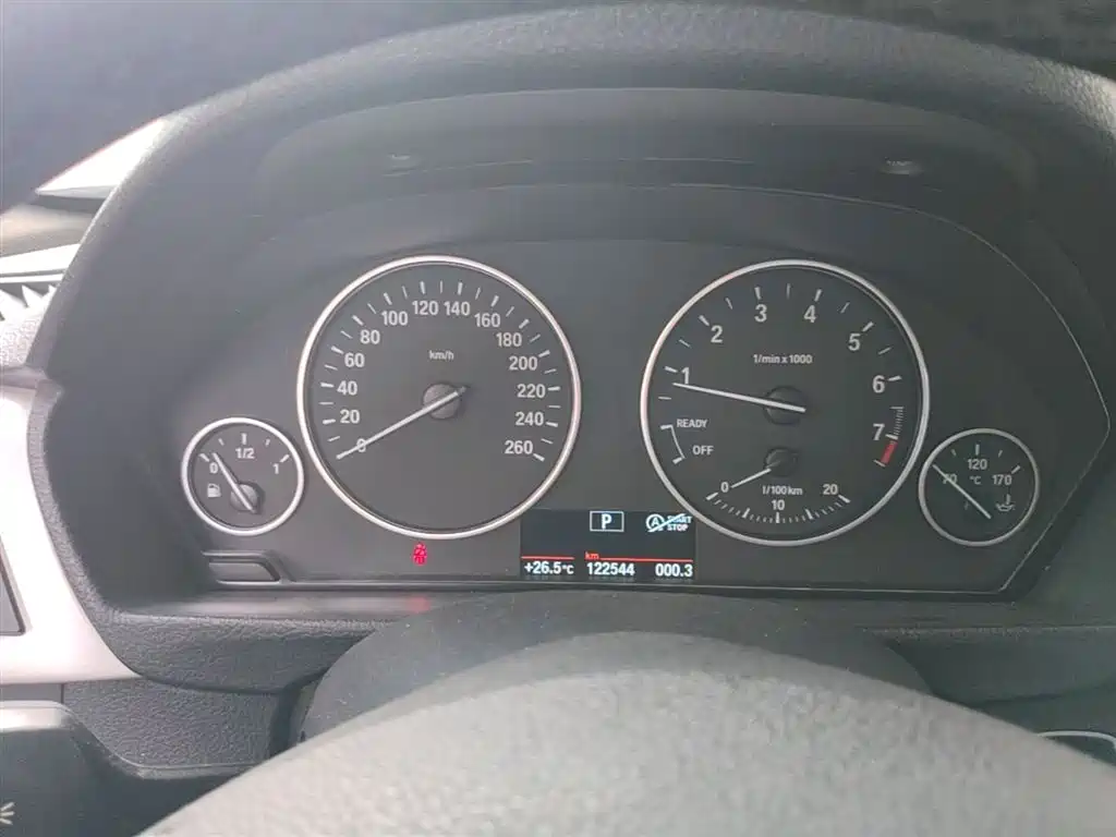 BMW 3 Series 2016 — фото 12