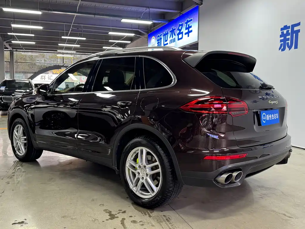Porsche Cayenne Hybrid 2017 — фото 12