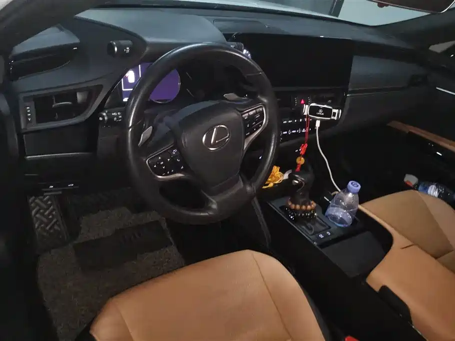 Lexus ES 2023 — фото 12