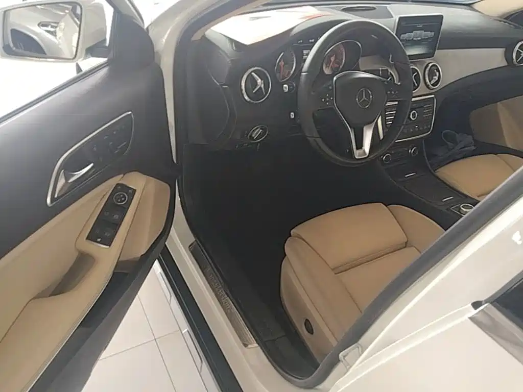 Mercedes-Benz GLA 2016 — фото 16