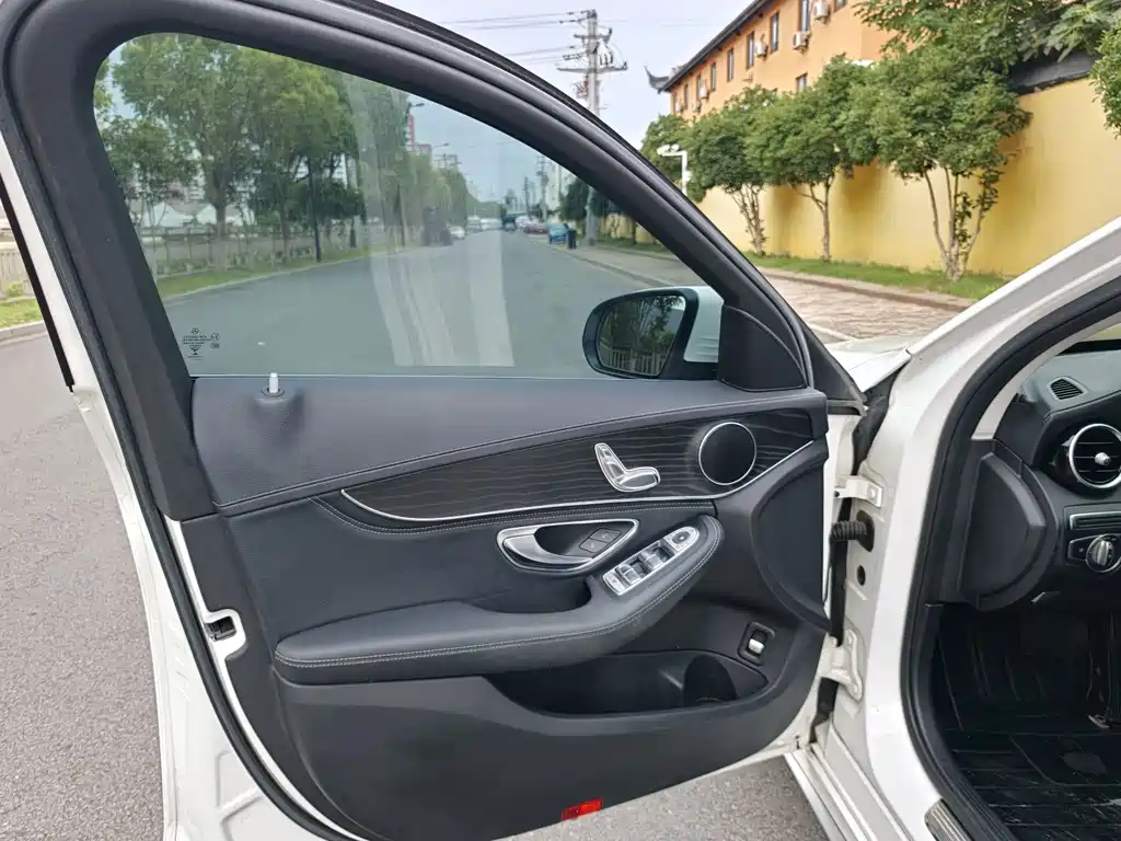Mercedes-Benz C-Class 2017 — фото 18