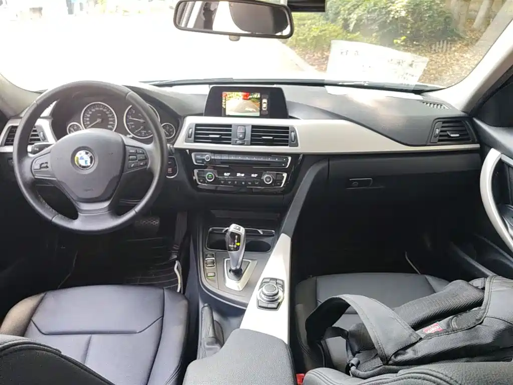 BMW 3 Series 2016 — фото 10