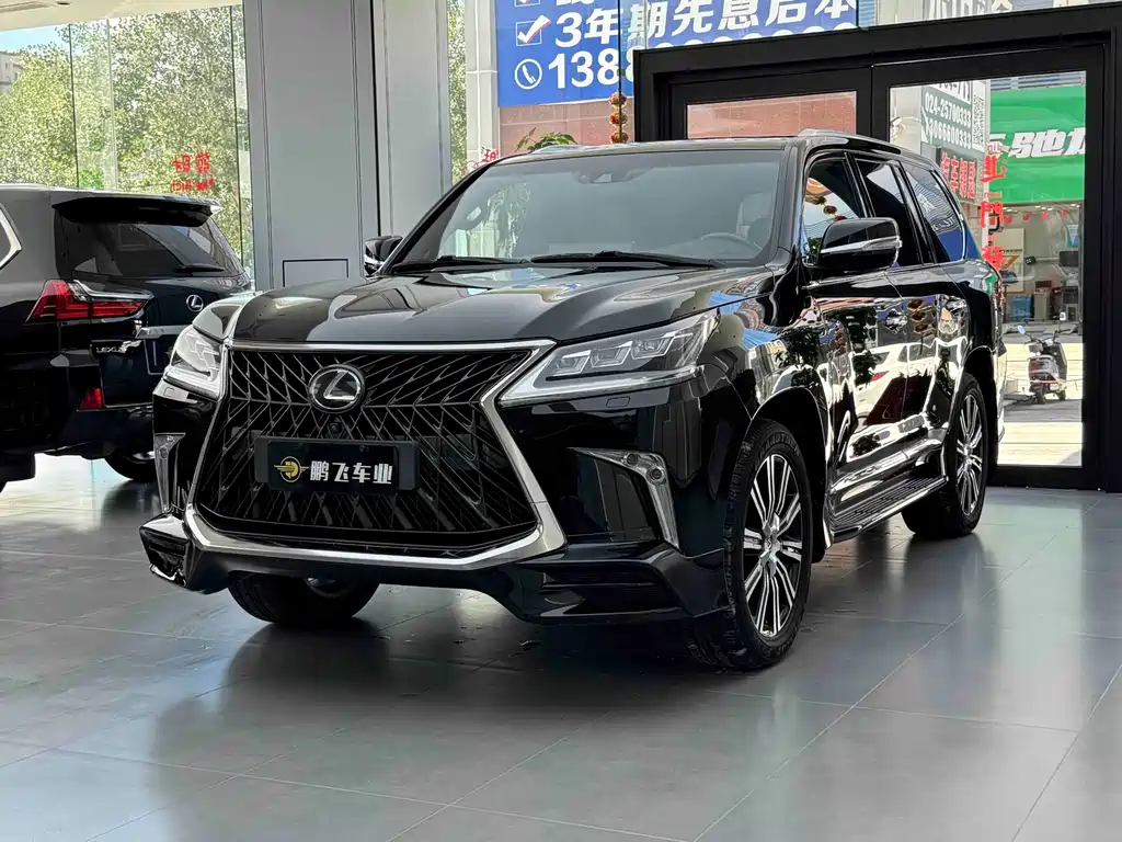 Lexus LX 2019 — фото 1