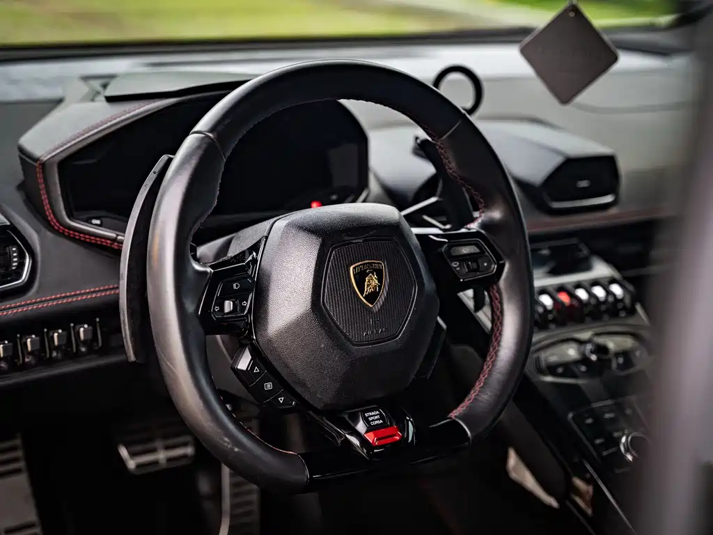 Lamborghini Huracan 2015 — фото 12