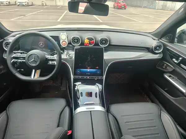 Mercedes-Benz C-Class 2025