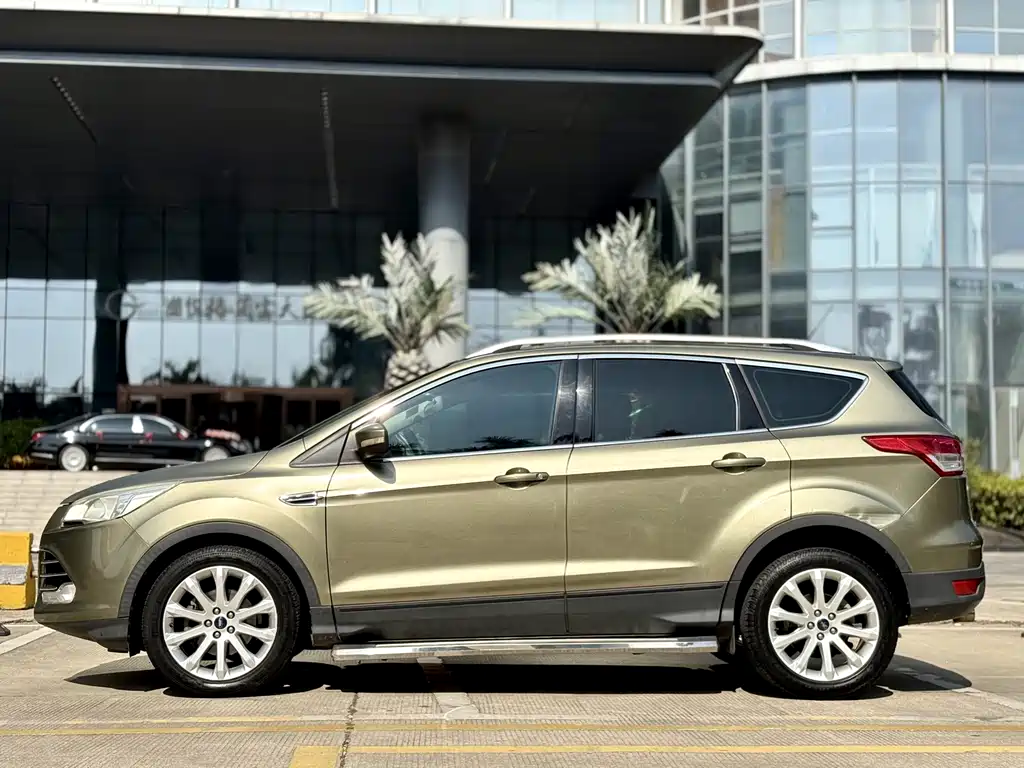 Ford Kuga 2014 — фото 13