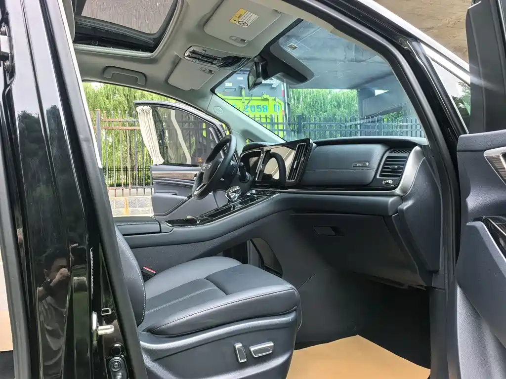 GAC Motor Trumpchi M8 2021 — фото 13