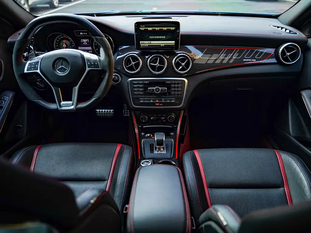 Mercedes-Benz GLA AMG 2017 — фото 16