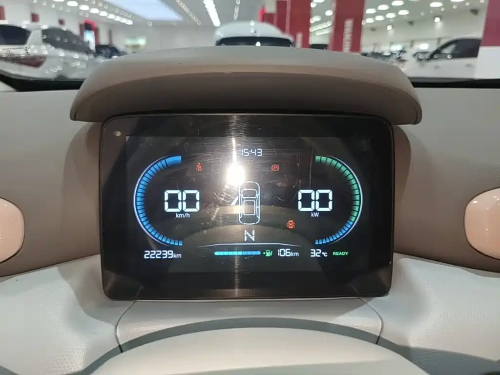 Leapmotor Zero Running T03 2024 — фото 12