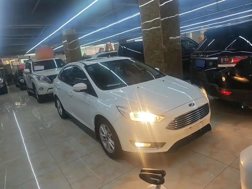 Ford Focus 2015 — фото 4