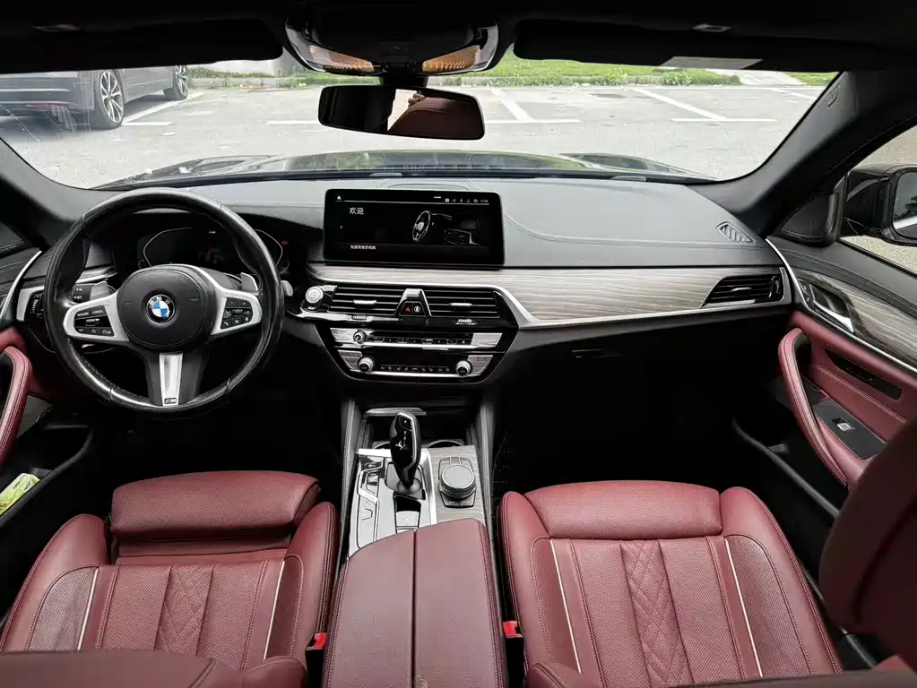 BMW 5 Series 2022 — фото 12