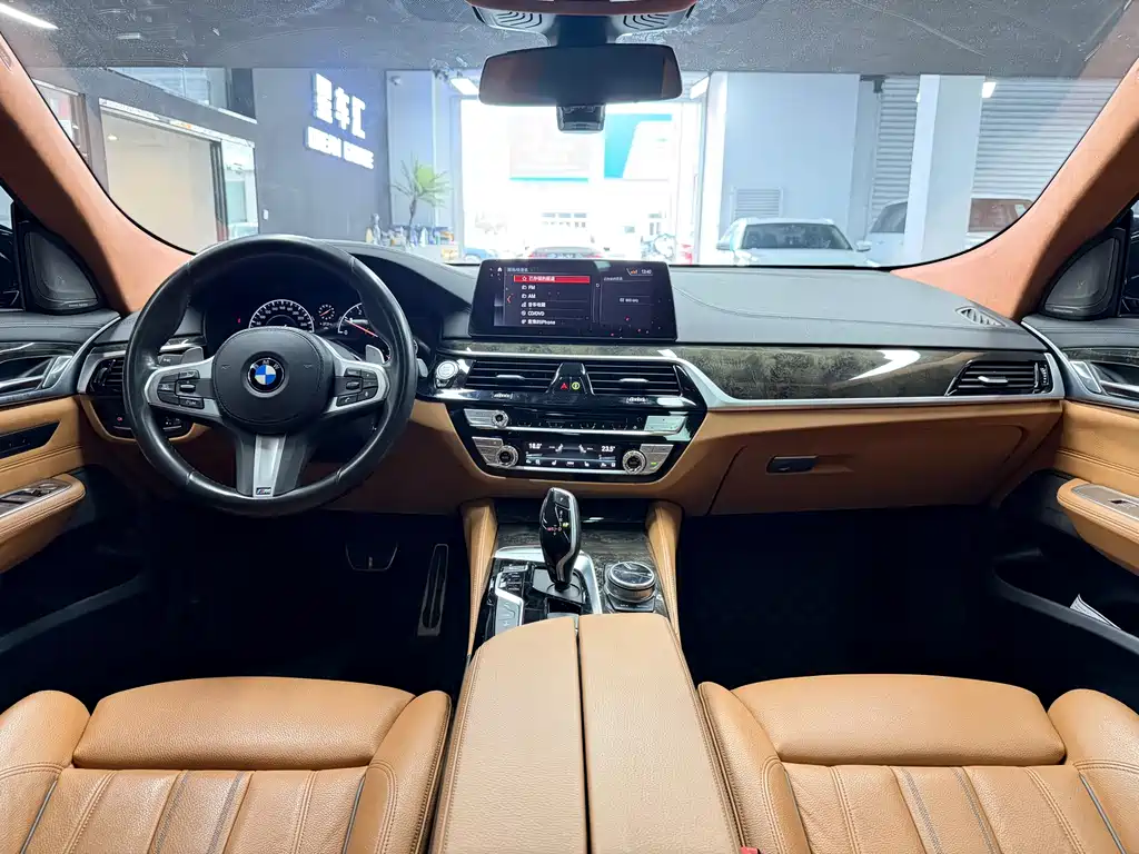 BMW 6 Series GT 2019 — фото 6