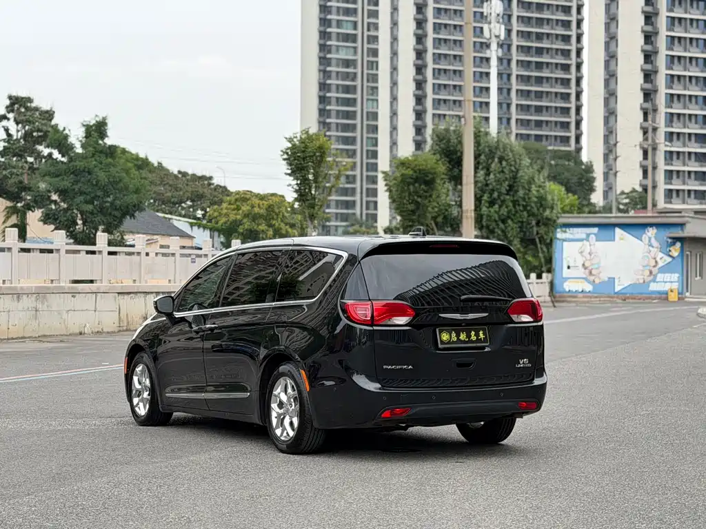 Chrysler Grand Voyager 2018 — фото 14