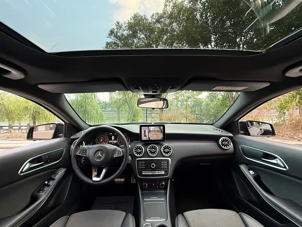 Mercedes-Benz A-Class 2018 — фото 13