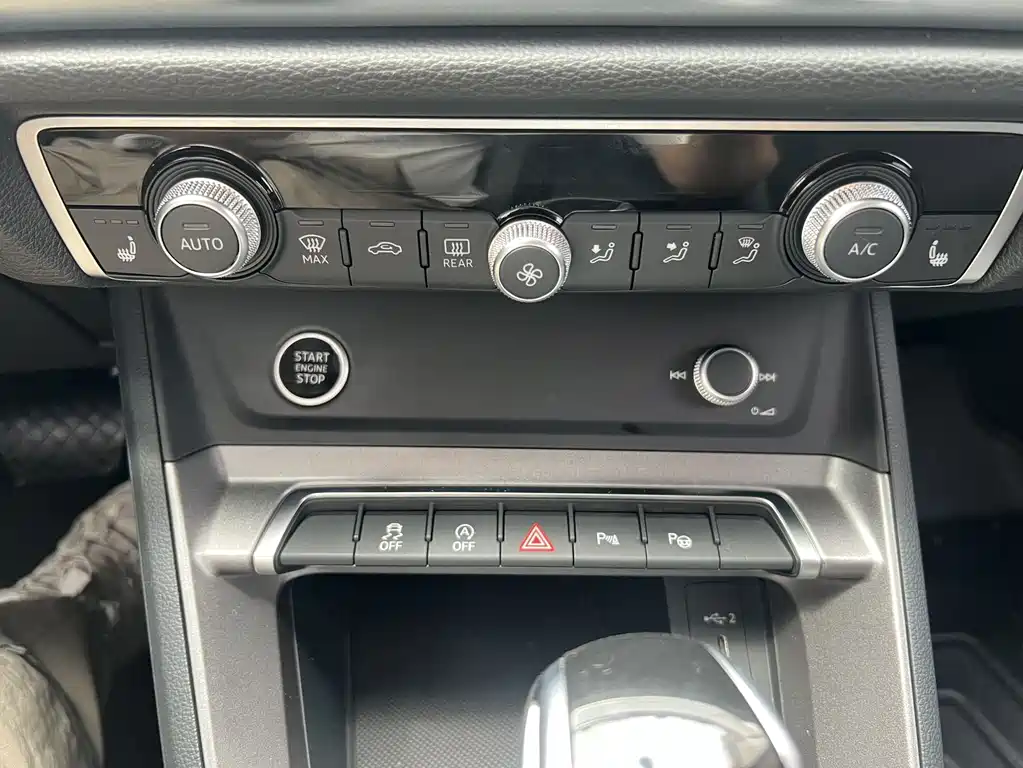 Audi Q3 2023 — фото 11