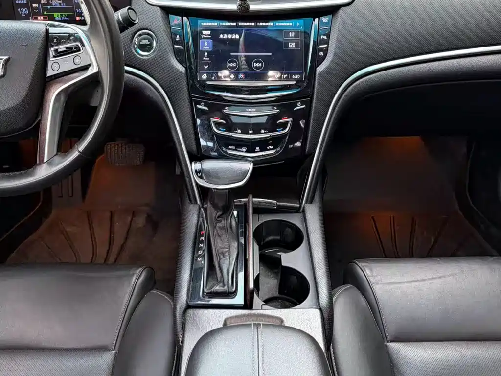 Cadillac XTS 2018 — фото 9