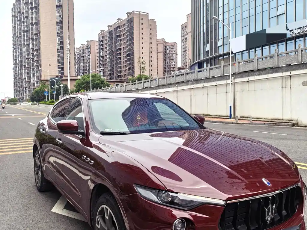 Maserati Levante 2017 — фото 8