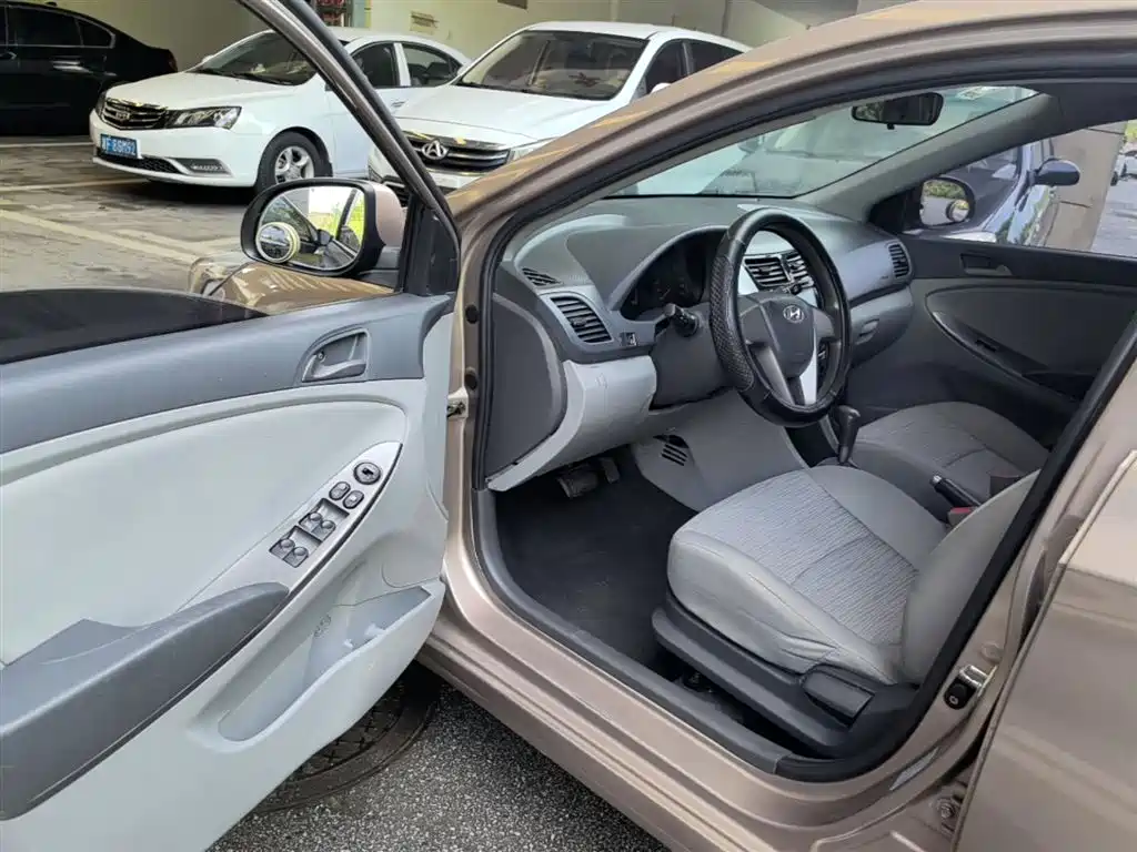 Hyundai Verna 2016 — фото 16