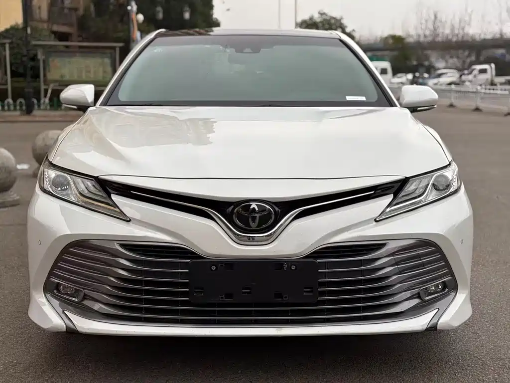 Toyota Camry 2019